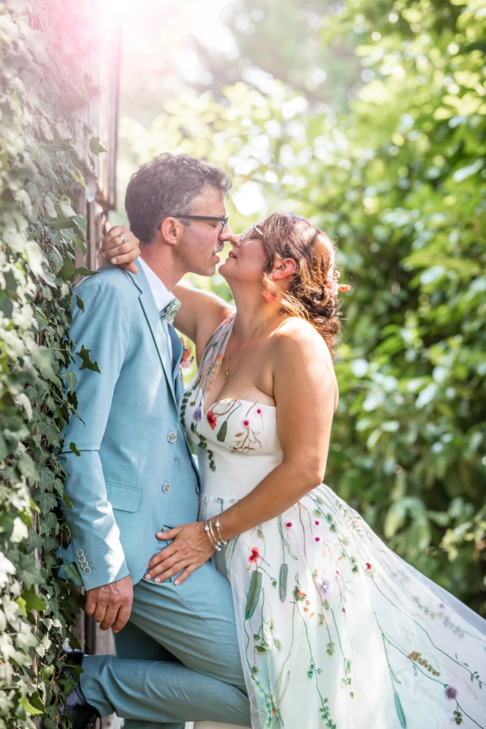 Photographe-mariage-Poligny-Arbois-Jura-couple-baiser